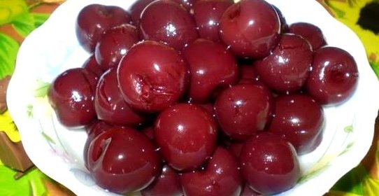 Черешня в собственном соку на зиму