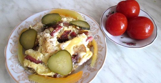 Омлет Закарпатский с хлебом