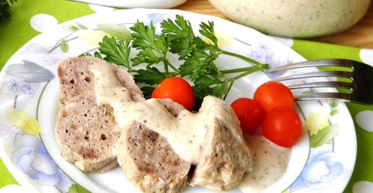 Котлеты под грибным соусом