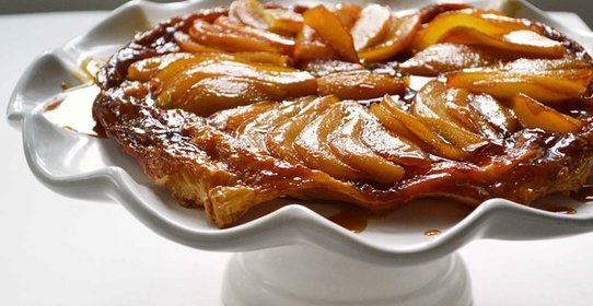 Мягкий пирог с грушами в карамели