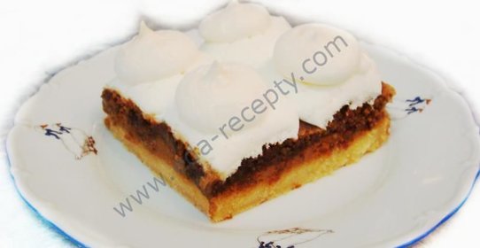 Бисквит с орехами и лимоном