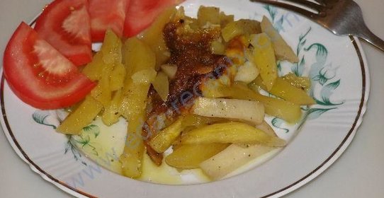 Запеченный картофель в майонезе в духовке