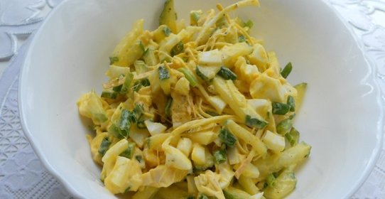 Салат с копченым сыром