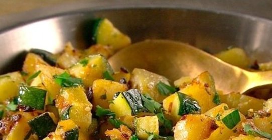 Картофель с кабачками в мультиварке