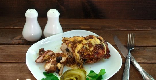 Мясо с черносливом в духовке