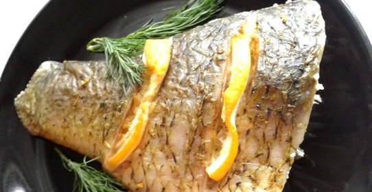 Сочный карп в духовке