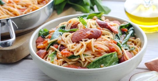 Томатная паста с копчёными колбасками