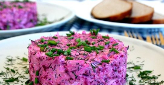 Свекольный салат с грецкими орехами