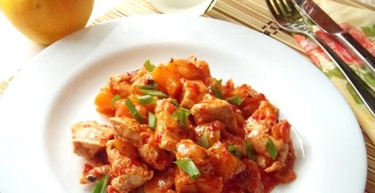 Куриная грудка с яблоками