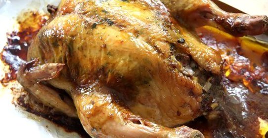 Курица, фаршированная потрошками, с сыром и розмарином