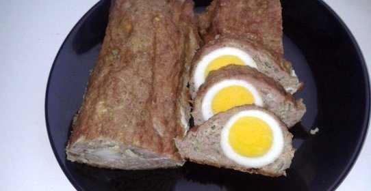 Рулет из фарша и яиц