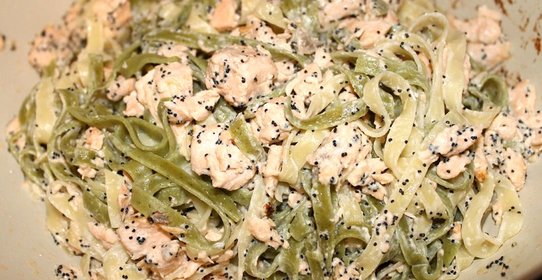 Феттучини с лососем в сливочном соусе