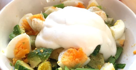 Салат с яйцом и огурцом