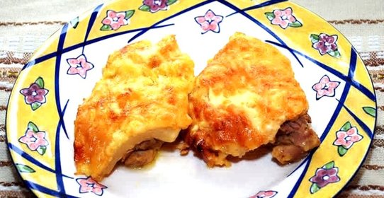 Куриная грудка с ананасами и сыром