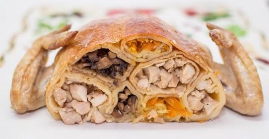 Курица фаршированная блинами