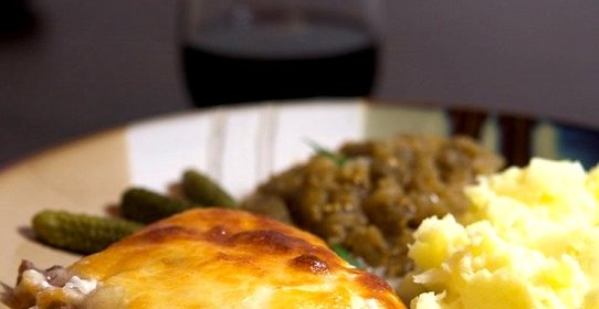 Мясо под сыром в духовке