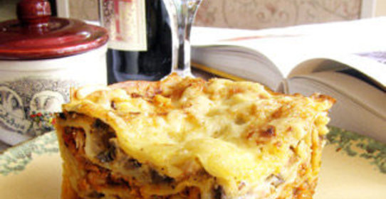 Лазанья с куриным соусом а ля Болоньезе и грибами