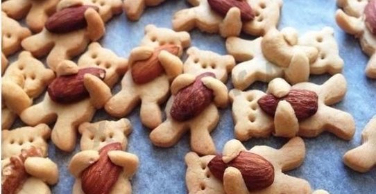 Песочное печенье Мишки с орешками
