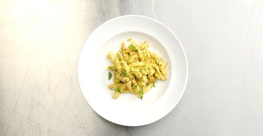 Домашняя паста бузиате с песто алла трапанезе