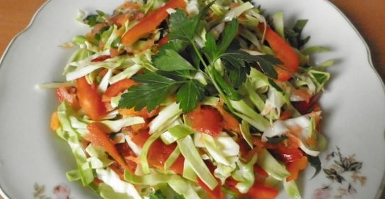 Лимонный салат из свежей капусты с маслом