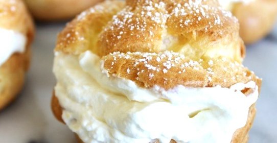 Пирожное слоеное с кремом