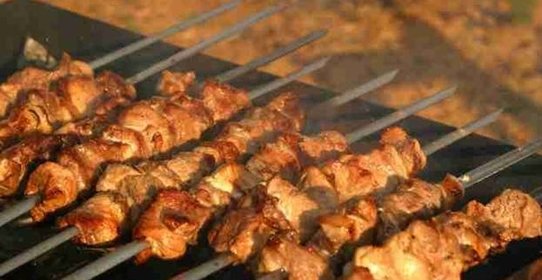 Шашлык из свинины, маринованый в помидорах