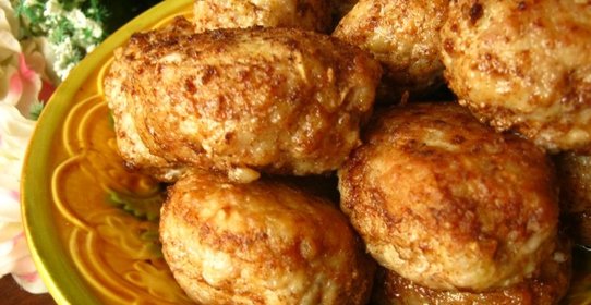 Мясные котлеты с гречкой