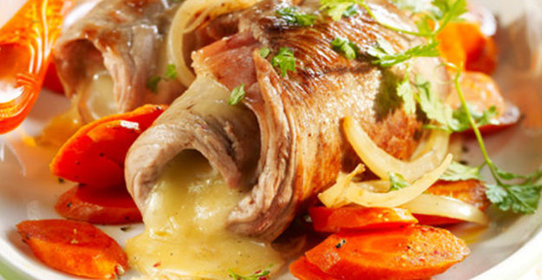 Телячьи рулетики с ветчиной и сыром