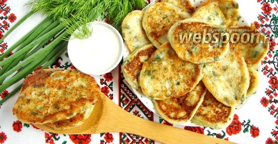 Йогуртовые оладьи с творогом и зеленью