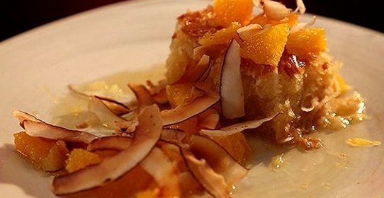 Ближневосточный кокосовый кекс с цитрусовым сиропом