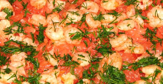 Салат из авокадо с креветками