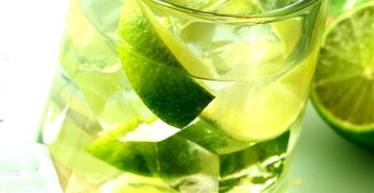 Рождественский коктейль Кайпиринья