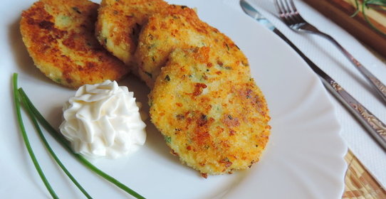 Картофельно-творожные лепешки с зеленью