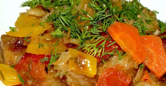 Овощное рагу с болгарским перцем, помидорами, картофелем