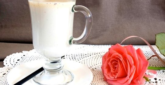 Горячий белый шоколад