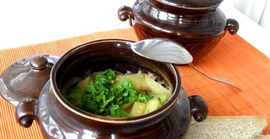 Жаркое из свинины в горшочках