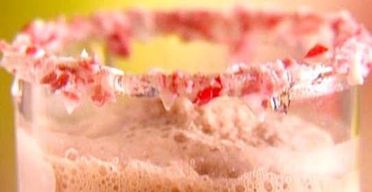 Шоколадный коктейль с мятной оправой и йогуртом