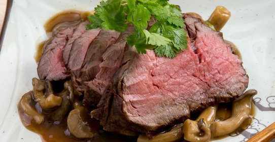 Говядина с вешенками в кисло-остром соусе