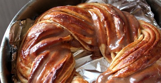 Эстонская сдобная булка с корицей