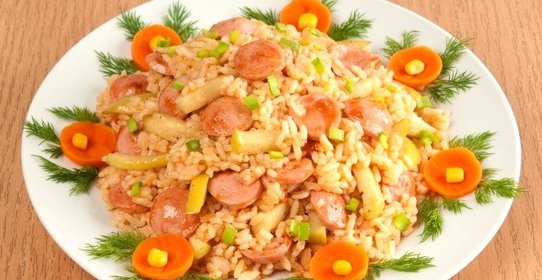 Плов с сосиской