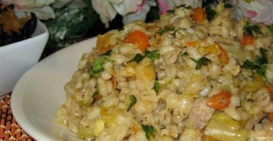 Перловка с мясом и овощами