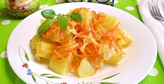 Картошка с морковью и луком