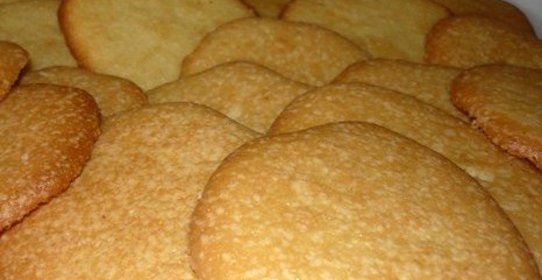 Простое песочное печенье в сахарной пудре