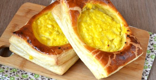 Ватрушки из слоеного бездрожжевого теста