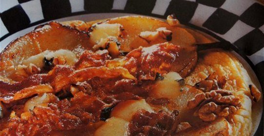 Грушевые блины с хрустящим беконом