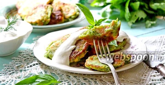 Зелёные оладьи с рыбой