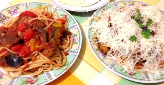 Паста «Сицилиана» с цукини и баклажанами