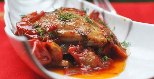 Pollo all’ischitana (курица в стиле острова Искья)