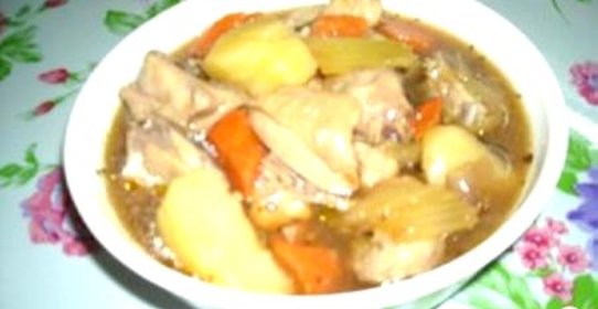 Тушеный цыпленок с овощами