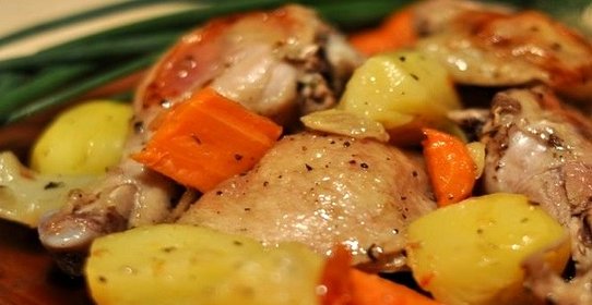 Курица с овощами в рукаве